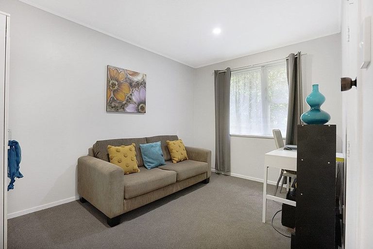 Photo of property in 3/14 Orchid Place, Te Atatu South, Auckland, 0610