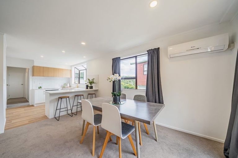 Photo of property in 13 King Charles Drive, Kingsley Heights, Upper Hutt, 5018