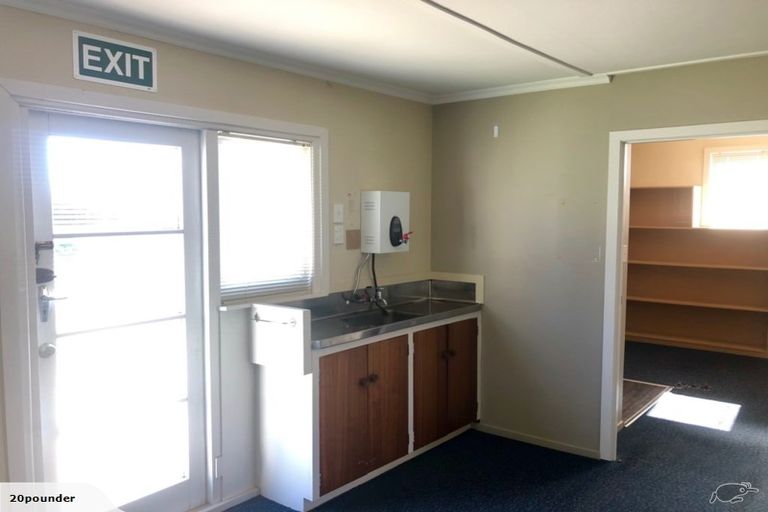 Photo of property in 66 Govett Avenue, Frankleigh Park, New Plymouth, 4310