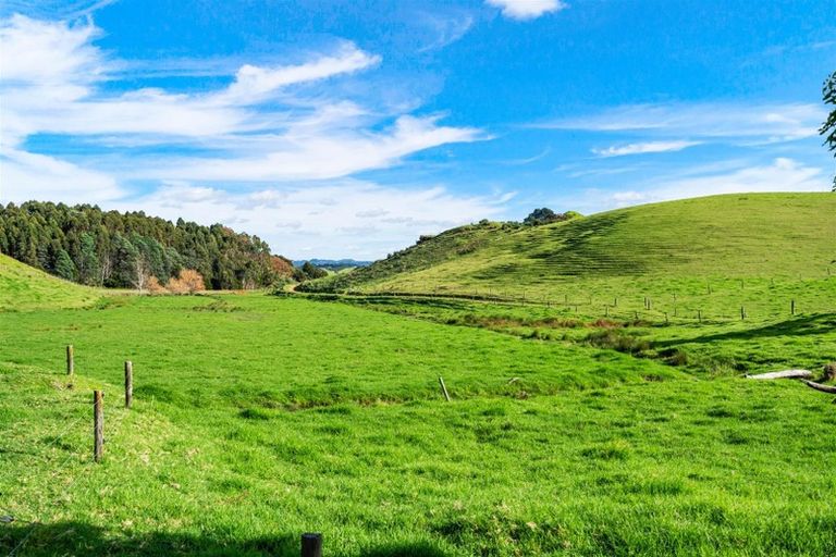 Photo of property in 533 Pataua South Road, Pataua South, Onerahi, 0192