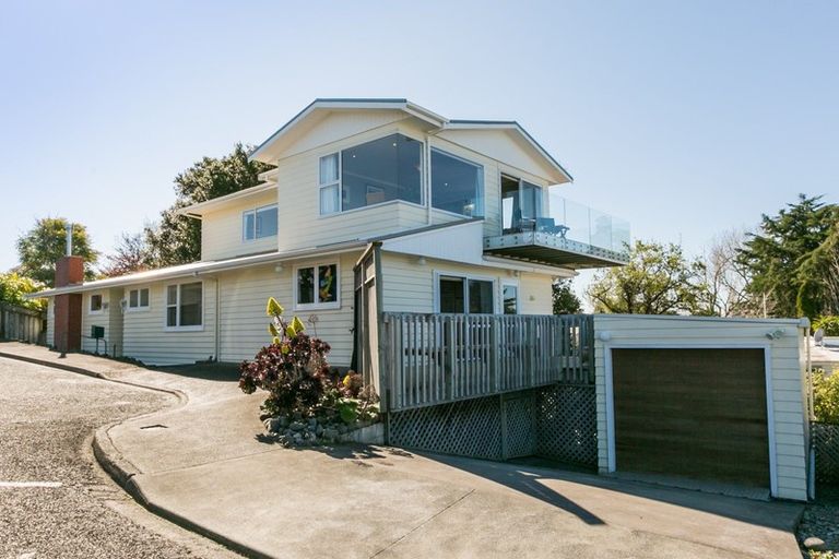 Photo of property in 12 Ormond Road, Hospital Hill, Napier, 4110