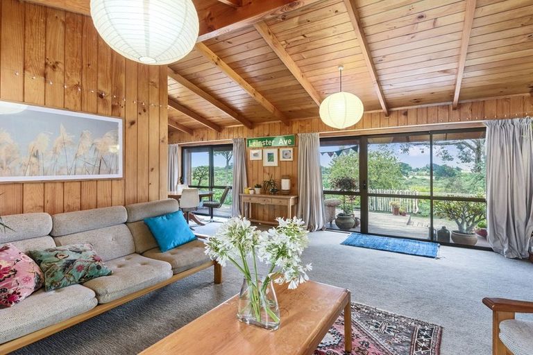 Photo of property in 52 Leinster Avenue, Raumati South, Paraparaumu, 5032