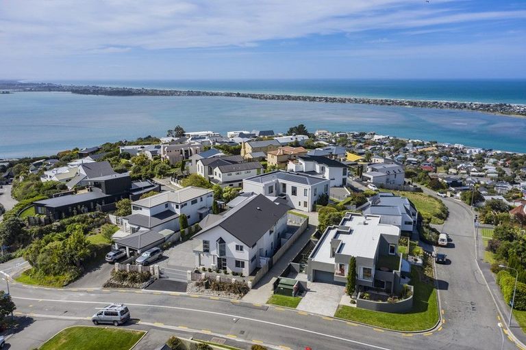 Photo of property in 67 Glenstrae Road, Redcliffs, Christchurch, 8081