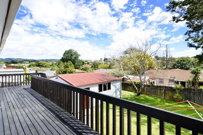 Photo of property in 112 Borich Road, Sunnyvale, Auckland, 0612