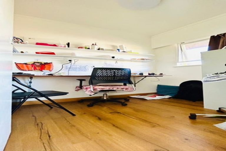 Photo of property in 24 Sunnyhill Crescent, Sunnyhills, Auckland, 2010