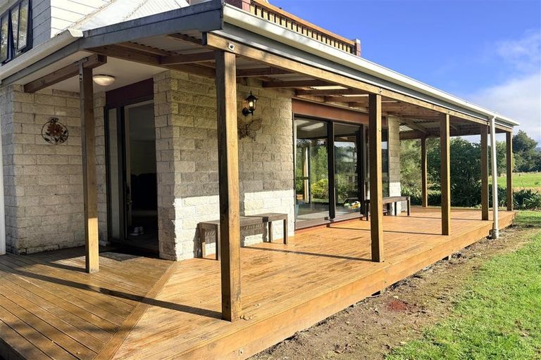 Photo of property in 184 Golf Links Road, Kaiata, Greymouth, 7805