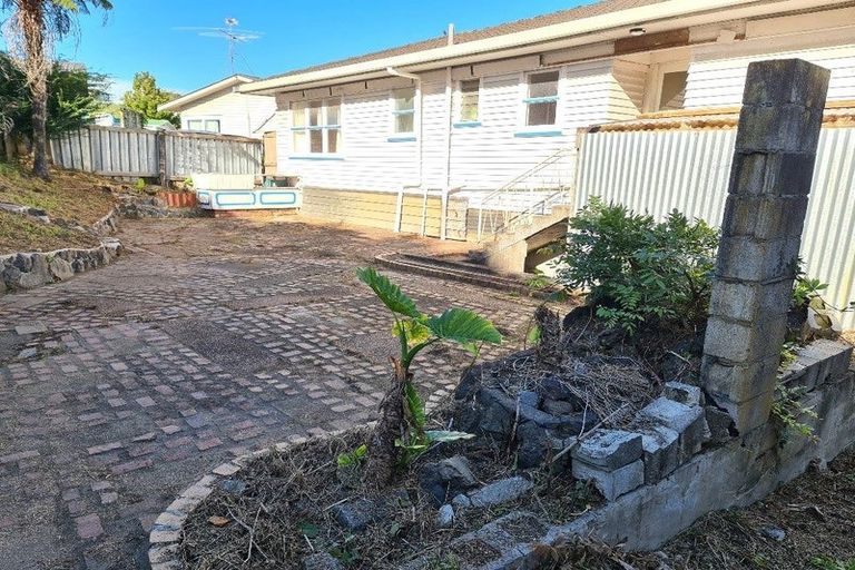 Photo of property in 13 Emirau Place, Glenfield, Auckland, 0629