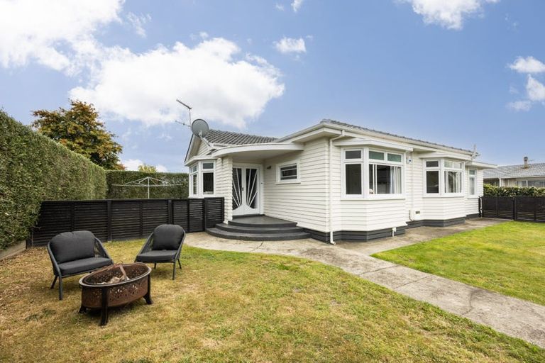 Photo of property in 100 Frimley Avenue, Frimley, Hastings, 4120