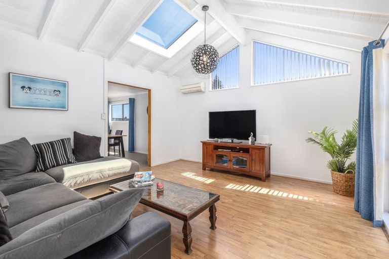 Photo of property in 3 Walton Road, Paraparaumu Beach, Paraparaumu, 5032