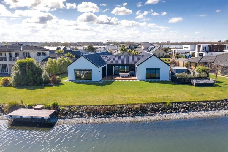 Photo of property in 9 Penbury Close, Huntingdon, Ashburton, 7774