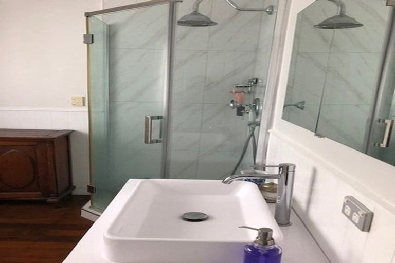 Photo of property in 44 Parkhill Road, Mellons Bay, Auckland, 2014