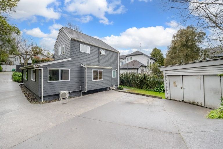 Photo of property in 92a Beach Road, Mellons Bay, Auckland, 2014