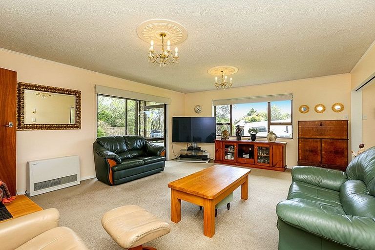 Photo of property in 1 Byron Place, Whalers Gate, New Plymouth, 4310