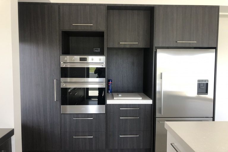 Photo of property in 82 Marine Parade, Mount Maunganui, 3116