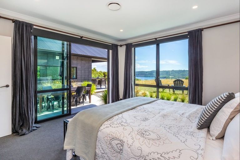 Photo of property in 13 Sparrowhawk Way, Kinloch, Taupo, 3377