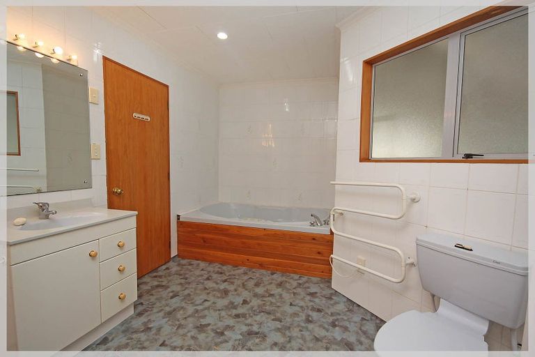 Photo of property in 5 Low Avenue, Foxton Beach, Foxton, 4815