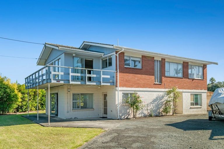 Photo of property in 28 Doment Crescent, Orewa, 0931