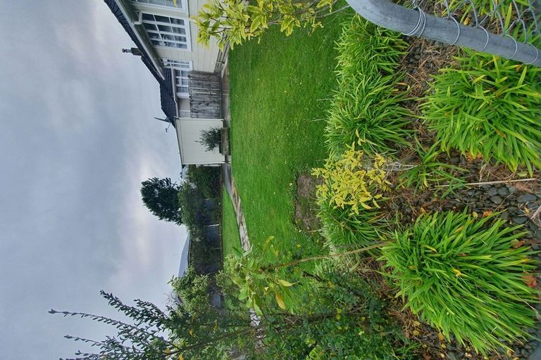 Photo of property in 11 Clyde Crescent, Roslyn, Palmerston North, 4414