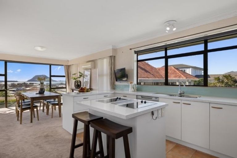 Photo of property in 21 Tirinui Crest Road, Otumoetai, Tauranga, 3110