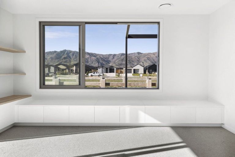 Photo of property in 146 Burdon Loop, Lake Hawea, 9382