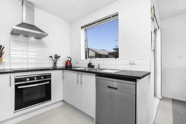 Photo of property in 11 Totara Meadows Court, Wiri, Auckland, 2104