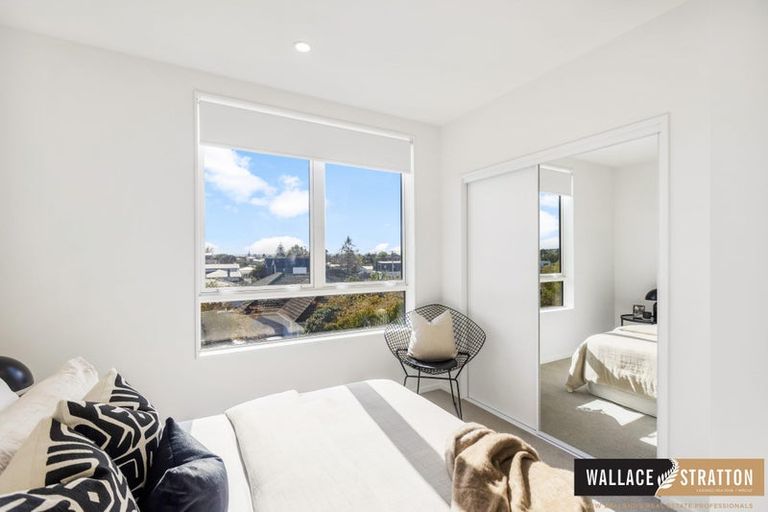 Photo of property in 11/2 Moor Avenue, Te Atatu Peninsula, Auckland, 0610