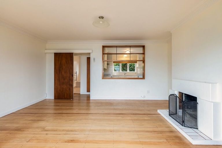 Photo of property in 6 Savoy Road, Glen Eden, Auckland, 0602