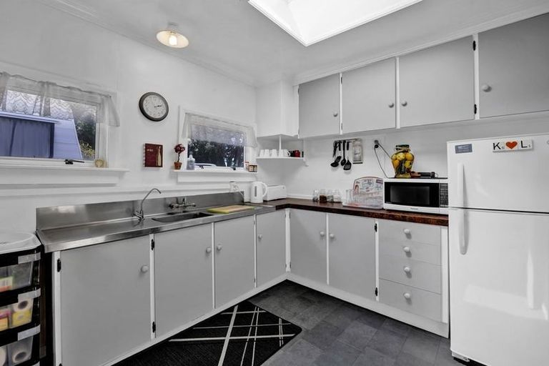 Photo of property in 37 Onaero Beach Road, Onaero, Urenui, 4383