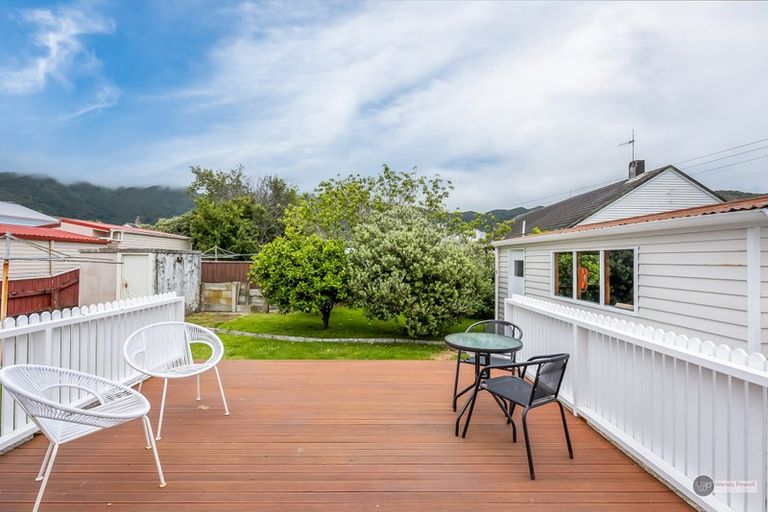 Photo of property in 11 Wheatley Street, Naenae, Lower Hutt, 5011