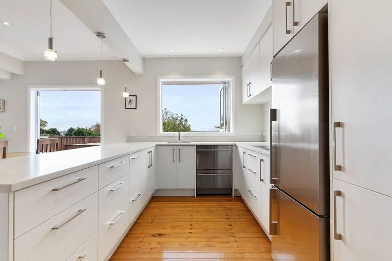 Photo of property in 6 Greenhill Crescent, Pakuranga, Auckland, 2010