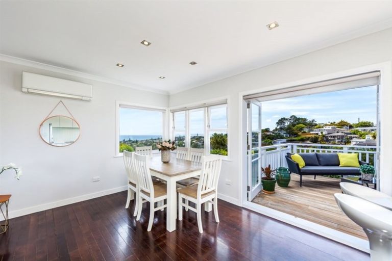 Photo of property in 1/2 Elizabeth Place, Mairangi Bay, Auckland, 0630