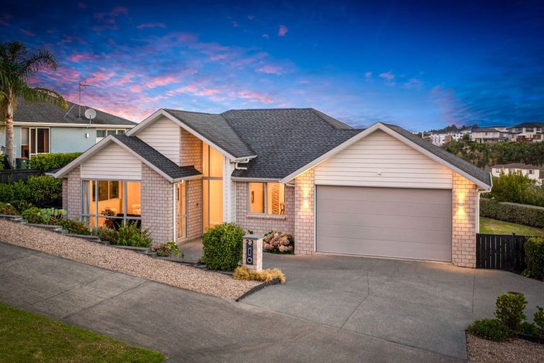 Photo of property in 23 Flavell Drive, Orewa, 0931