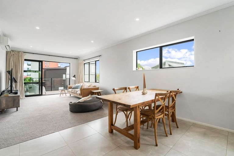 Photo of property in 1 Danga Lane, Hobsonville, Auckland, 0616