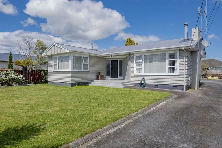 Photo of property in 34 Saint Annes Street, Levin, 5510