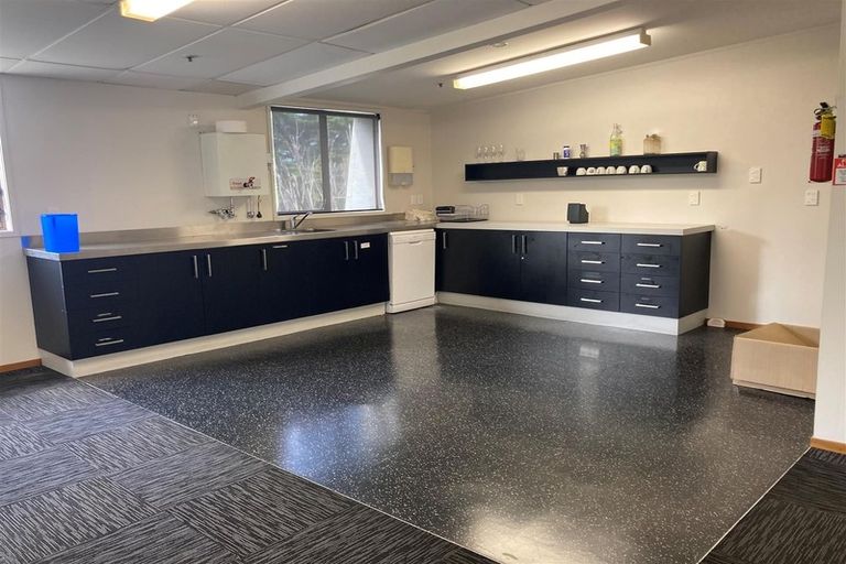 Photo of property in 2 Middleton Road, Johnsonville, Wellington, 6037