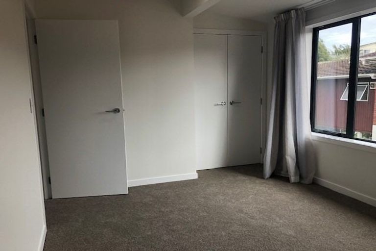 Photo of property in 31b Knightsbridge Drive, Forrest Hill, Auckland, 0620