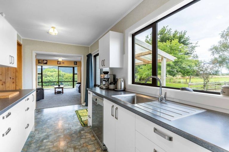 Photo of property in 35 Crowe Road, Springhills, Winton, 9781