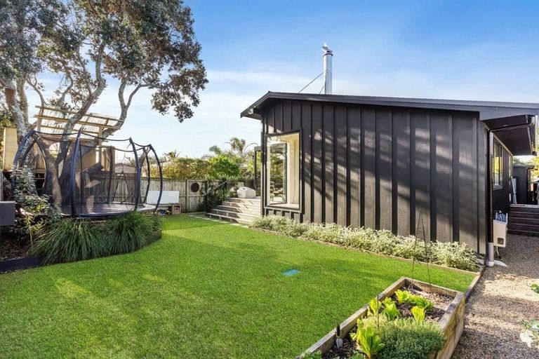 Photo of property in 1/7 Pine Road, Orewa, 0931