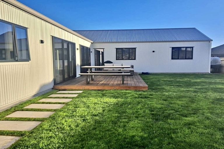 Photo of property in 6 Allans Way, Waiuku, 2123