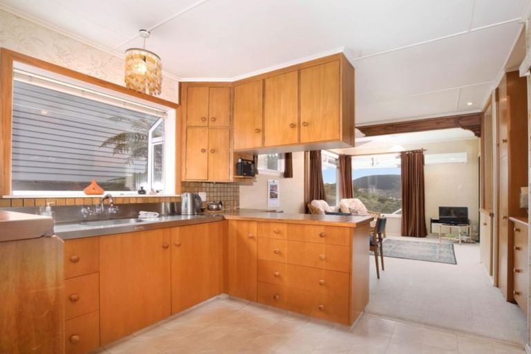 Photo of property in 25 Chester Road, Tawa, Wellington, 5028