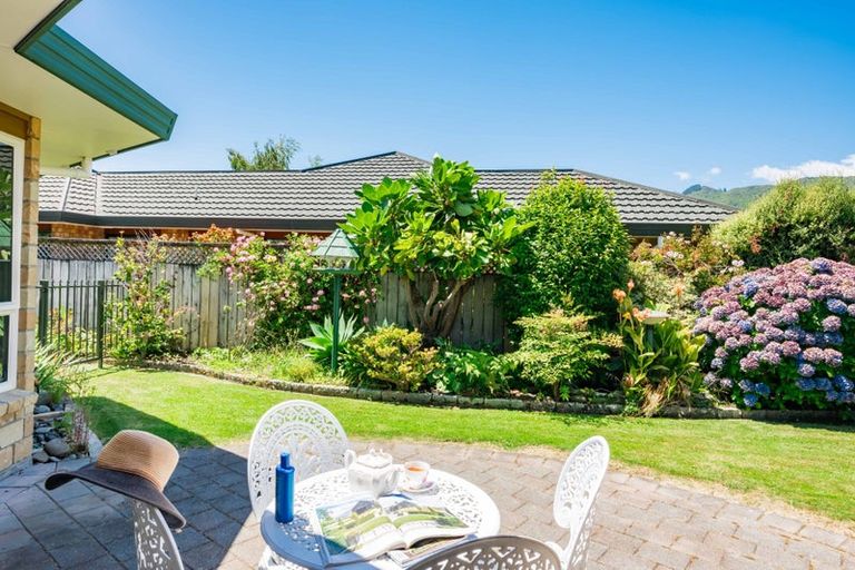 Photo of property in 25 Awanui Drive, Waikanae, 5036