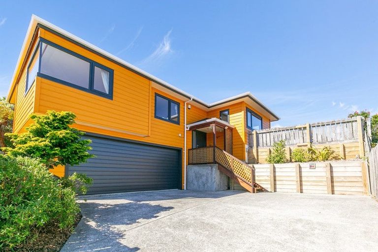 Photo of property in 15b Dargle Way, Island Bay, Wellington, 6023