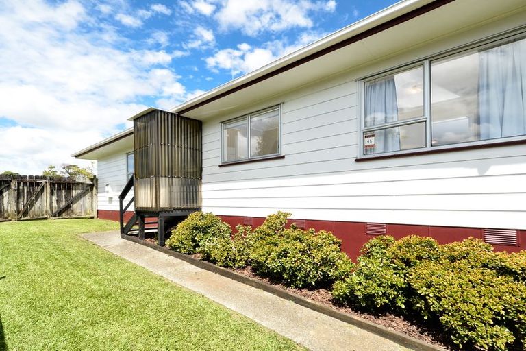 Photo of property in 112 Borich Road, Sunnyvale, Auckland, 0612