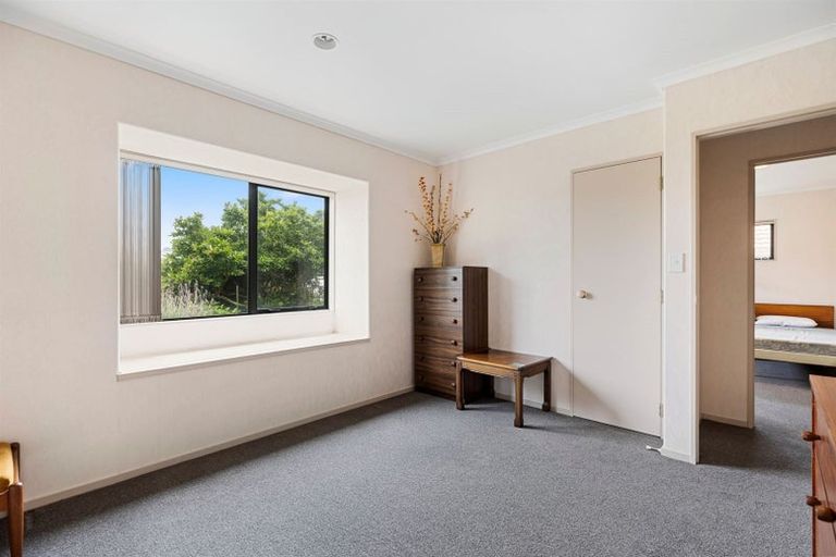 Photo of property in 17 Ridgemount Terrace, Welcome Bay, Tauranga, 3112