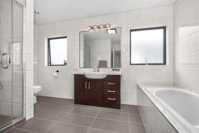 Photo of property in 14 Aster Place, Flat Bush, Auckland, 2019