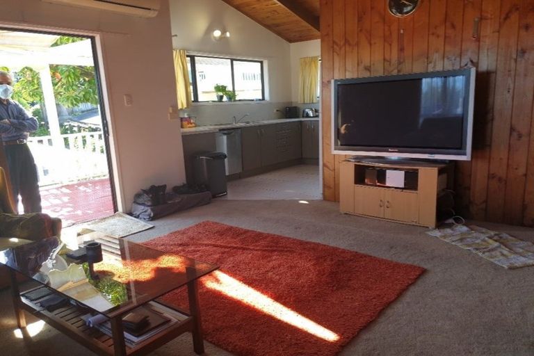 Photo of property in 1 Henry Street, Avondale, Auckland, 1026
