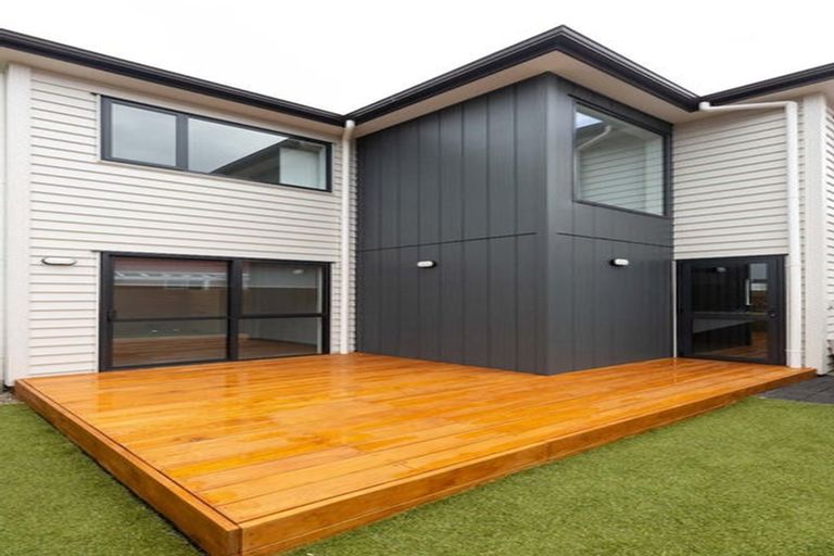 Photo of property in 57b Neil Avenue, Te Atatu Peninsula, Auckland, 0610