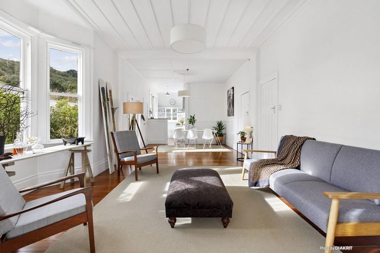 Photo of property in 26 Melbourne Road, Island Bay, Wellington, 6023