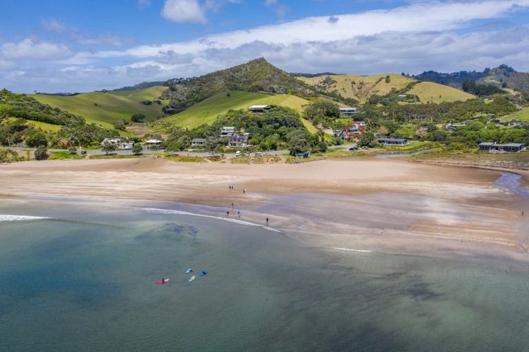 Photo of property in 1333 Matapouri Road, Matapouri, Whangarei, 0173