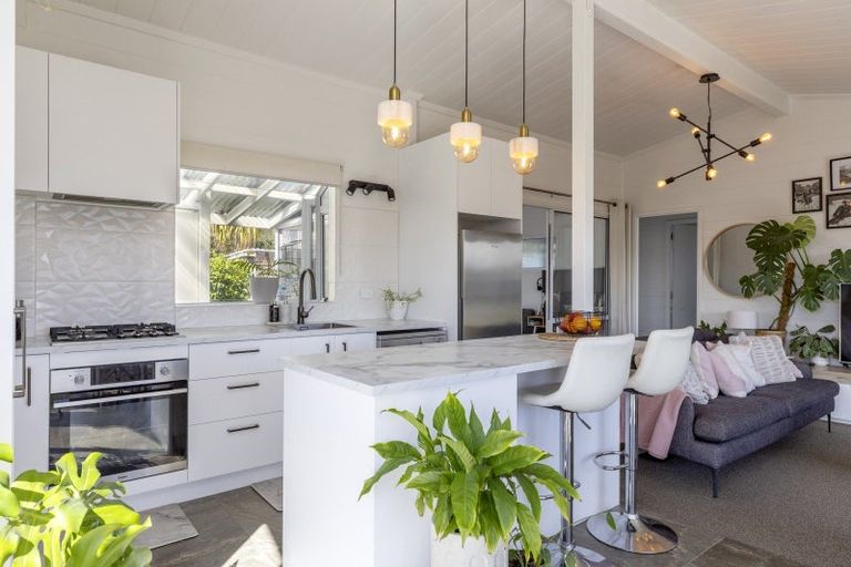 Photo of property in 32 Shepherd Road, Waipahihi, Taupo, 3330